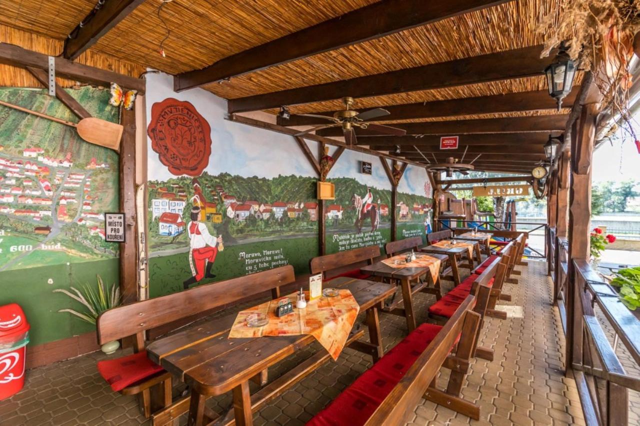 Penzion San Marco - Pod Budama Hotell Mutěnice Exteriör bild