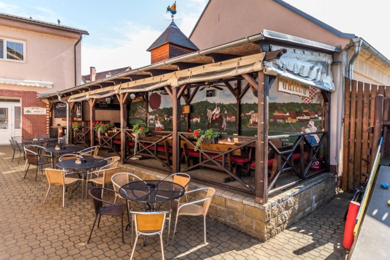 Penzion San Marco - Pod Budama Hotell Mutěnice Exteriör bild