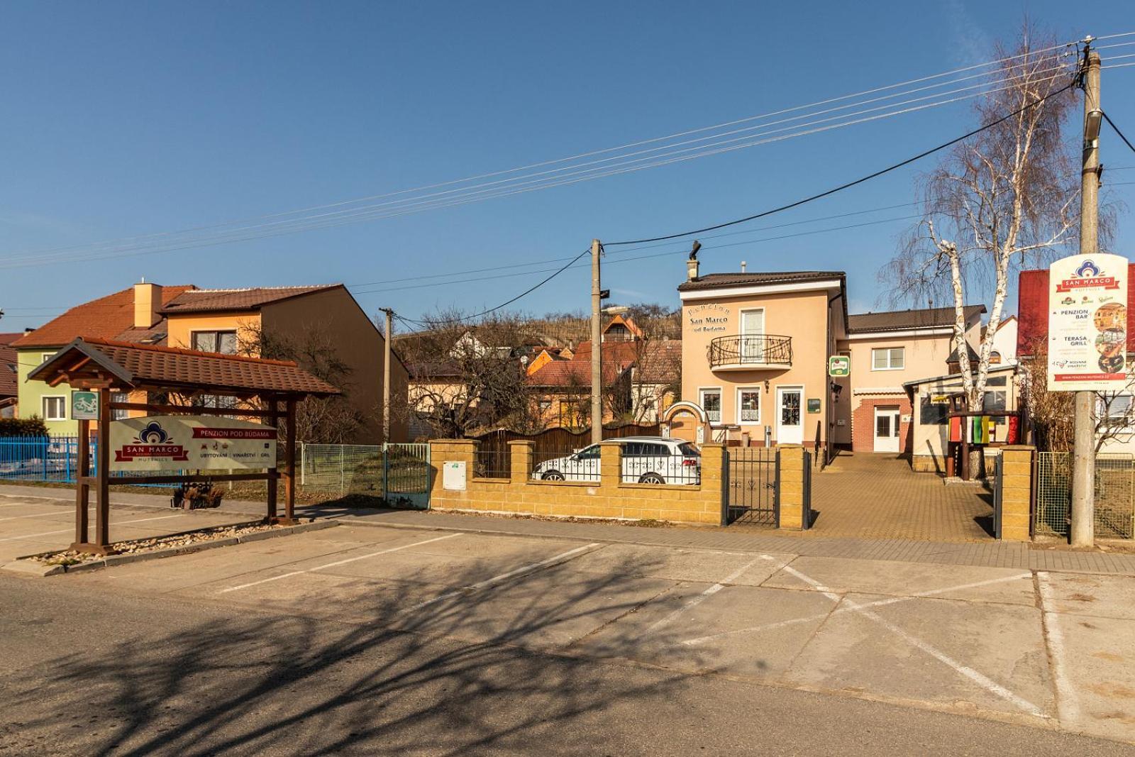 Penzion San Marco - Pod Budama Hotell Mutěnice Exteriör bild